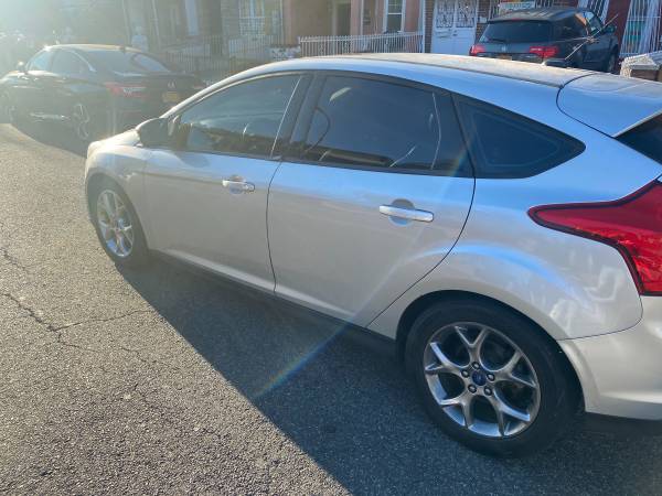 2013 Ford Focus Se Hatchback - cars & trucks - by owner - vehicle... for sale in Brooklyn, NY – photo 2