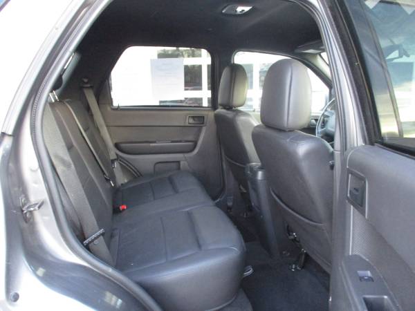 2009 ford Escape XLT 4WD, Leather inside - - by for sale in Roanoke, VA – photo 16