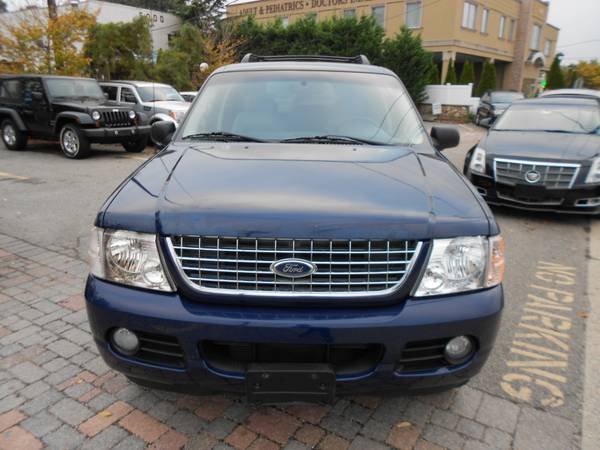 2005 FORD EXPLORER XLT 51,000 MILES!! MUST SEE!! 4X4!! WE FINANCE!!... for sale in Farmingdale, NY – photo 2