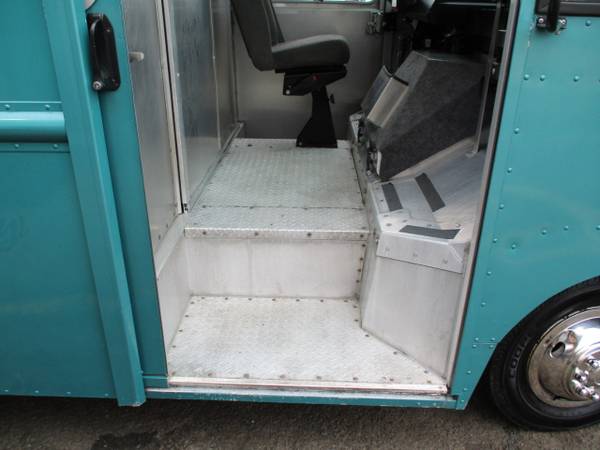 2013 Ford Econoline Commercial Chassis 12 FOOT STEP VAN, E-350 for sale in south amboy, VT – photo 15