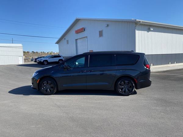 2020 Chrysler Pacifica Hybrid Touring L FWD Ma for sale in Wenatchee, WA – photo 4