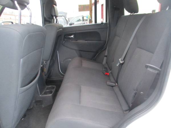 2011 Jeep Liberty Sport 4WD Hot Deal/Cold AC & Clean Title for sale in Roanoke, VA – photo 14