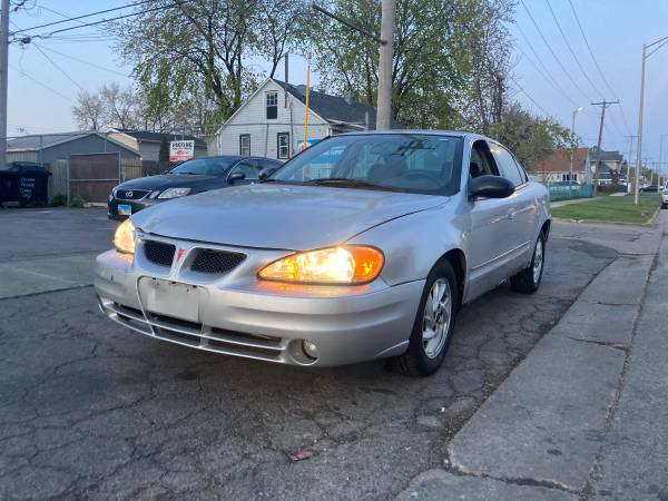 2004 PONTIAC GRAND AM CLEAN IN AND OUT DRIVES LIKE NEW - cars & for sale in Chicago, IL – photo 2