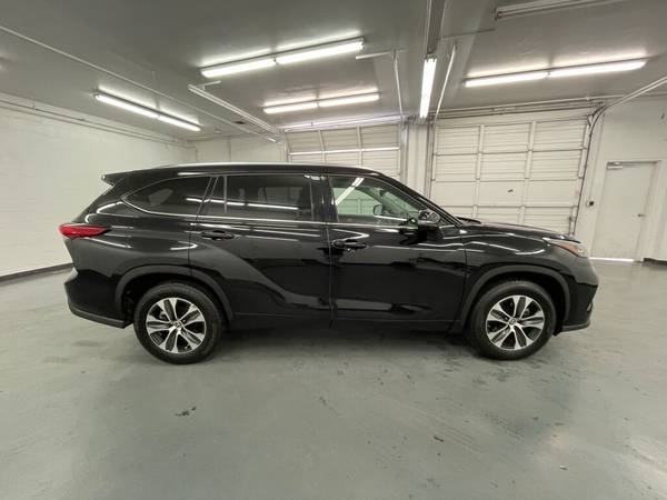 2020 Toyota Highlander XLE - cars & for sale in PUYALLUP, WA – photo 2