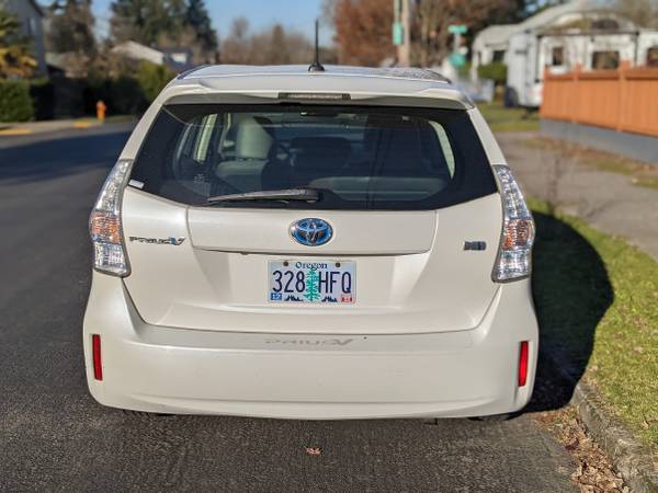 2012 Toyota Prius V 5 - cars & trucks - by owner - vehicle... for sale in Portland, OR – photo 4