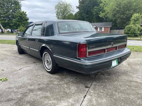 1995 Lincoln Town Car Executive - - by dealer for sale in Stone Mountain, GA – photo 5