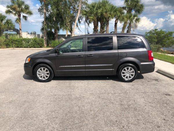 2015 Chrysler Town AMP; Country Touring - HOME OF THE 6 MNTH WARRANTY! for sale in Punta Gorda, FL – photo 5