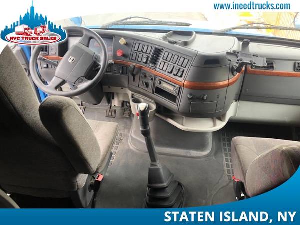 2012 VOLVO VNL TRACTOR SLEEPER MANUAL -New Haven for sale in Staten Island, CT – photo 11