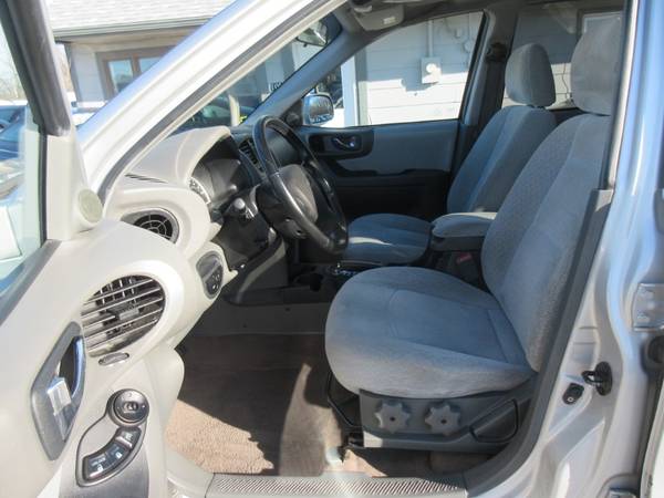 2006 Hyundai Sante Fe SUV - Automatic/Wheel/Roof/Low Miles - 96K!! -... for sale in Des Moines, IA – photo 11