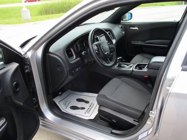 2015 Dodge Charger SE sedan Billet Silver Metallic Clearcoat - cars for sale in Norwalk, IA – photo 12