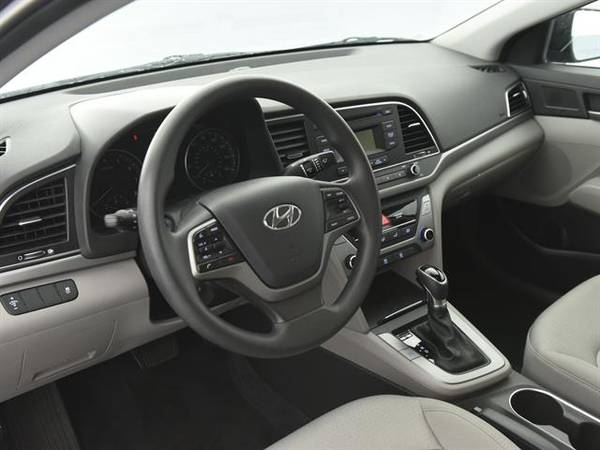 2017 Hyundai Elantra SE Sedan 4D sedan Black - FINANCE ONLINE for sale in Louisville, KY – photo 2