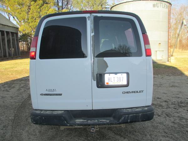 04 Chevy Express, V6, Double Door - cars & trucks - by owner -... for sale in Mallard, IA – photo 4