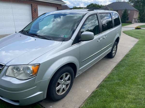 2012 Chrysler Town Country Wheelchair Handicap Mobility Rear Entry for sale in Bethel Park, PA – photo 9