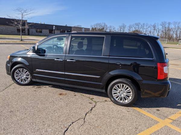 2016 Chrysler Town & Country - cars & trucks - by owner - vehicle... for sale in Fenton, MI – photo 13
