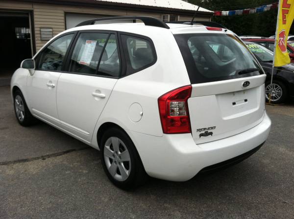 2009 Kia Rondo LX - - by dealer - vehicle automotive for sale in Columbia, PA – photo 4