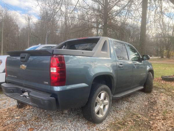 2009 Chevrolet Avalanche - cars & trucks - by owner - vehicle... for sale in Delaware, OH – photo 7