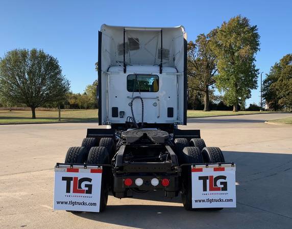 ◄◄◄ 2018 Kenworth T680 Day Cabs ►►► - cars & trucks - by dealer -... for sale in Indianapolis, IN – photo 5