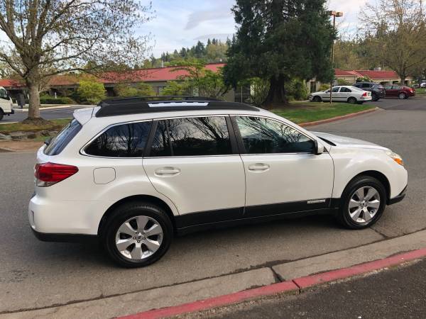 2011 Subaru Outback 2 5i Limited AWD - 1owner, Loaded, Clean title for sale in Kirkland, WA – photo 4