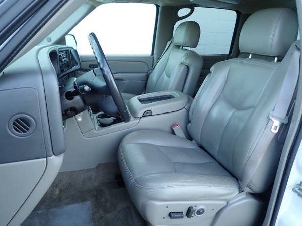 2005 Chevrolet Suburban 1500 SUV LT (Summit White) GUARANTEED for sale in Sterling Heights, MI – photo 13