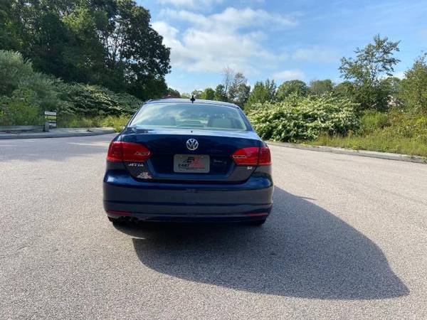 2014 Volkswagen Jetta SE - cars & trucks - by dealer - vehicle... for sale in Griswold, CT – photo 6