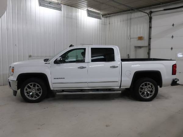 2015 GMC Sierra 1500 SLT Crew Cab 4WD Loaded 85,000 Miles Clean for sale in Caledonia, IL – photo 2