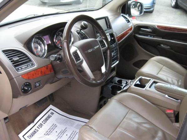 2013 Chrysler Town & Country Touring - Super Clean! for sale in Prospect Park, NJ – photo 7