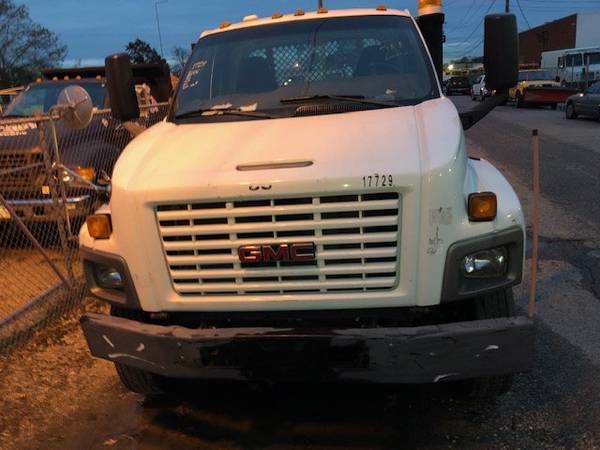 2006 GMC C7500 14 FOOT STAKE BODY FLATBED VERY LOW MIL - cars & for sale in Massapequa, PA – photo 23