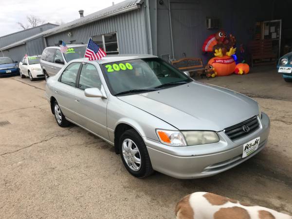 2000 Toyota Camry GREAT ON GAS!! - cars & trucks - by dealer -... for sale in Clinton, IA – photo 4