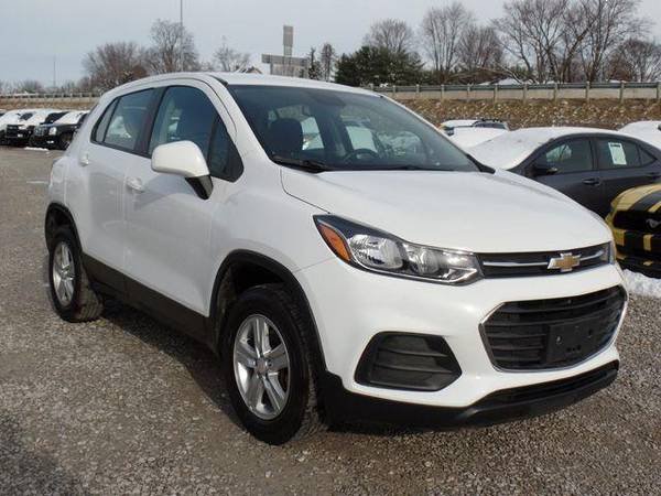 2017 Chevrolet Trax LS AWD - - by dealer - vehicle for sale in Carroll, OH – photo 3