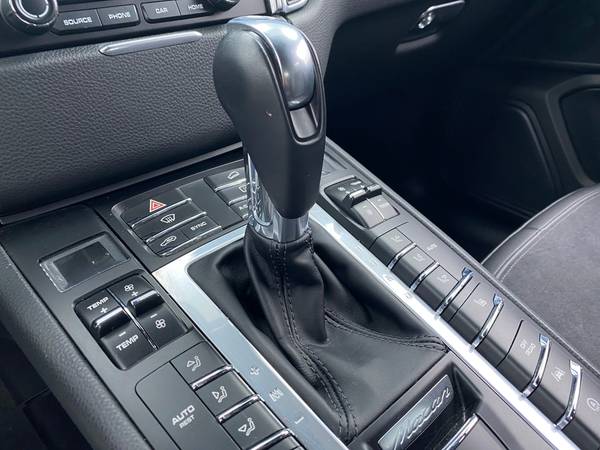 2018 Porsche Macan Sport Utility 4D suv White - FINANCE ONLINE -... for sale in NEWARK, NY – photo 19