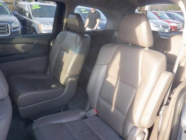 2011 Honda Odyssey Touring Elite - - by dealer for sale in Des Moines, IA – photo 6