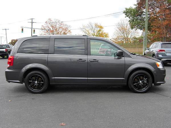 ★ 2019 DODGE GRAND CARAVAN SXT - 7 PASS, LEATHER, BACKUP CAM, ALLOYS... for sale in Feeding Hills, NY – photo 6