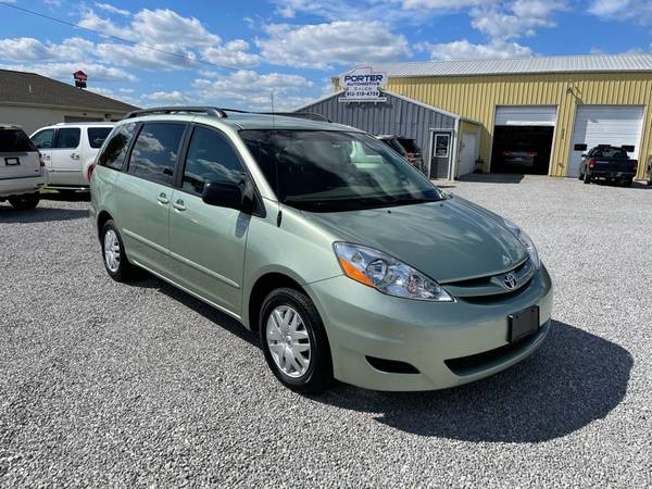 2010 Toyota SIENNA LE - - by dealer - vehicle for sale in Newburgh, IN – photo 2