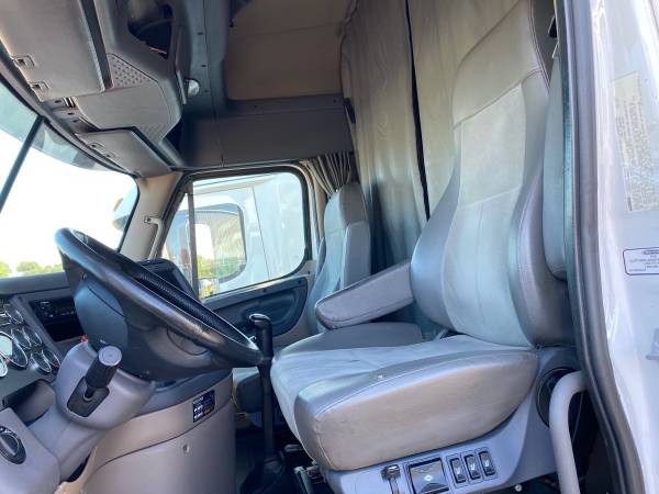 2013 Freightliner Cascadia - cars & trucks - by dealer - vehicle... for sale in Nixa, MO – photo 5