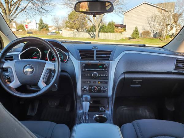 2012 Chevy Traverse LT - One Owner / Nice Condition / 3rd Row... for sale in Carol Stream, IL – photo 13