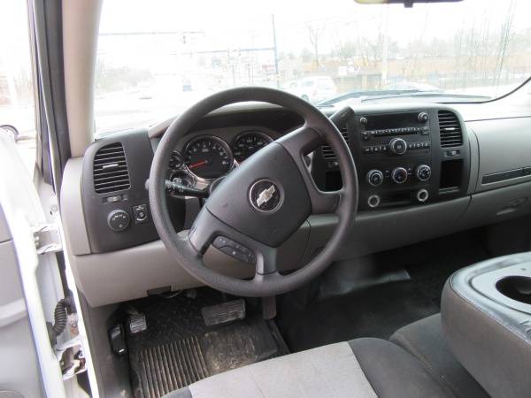 2008 Chevy Silverado 2500, Extended Cab Nice Work Truck - cars & for sale in Akron, OH – photo 12
