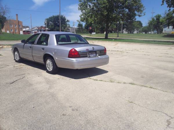 2006 Mercury Grand Marquis - cars & trucks - by dealer - vehicle... for sale in Chillicothe, IL – photo 6