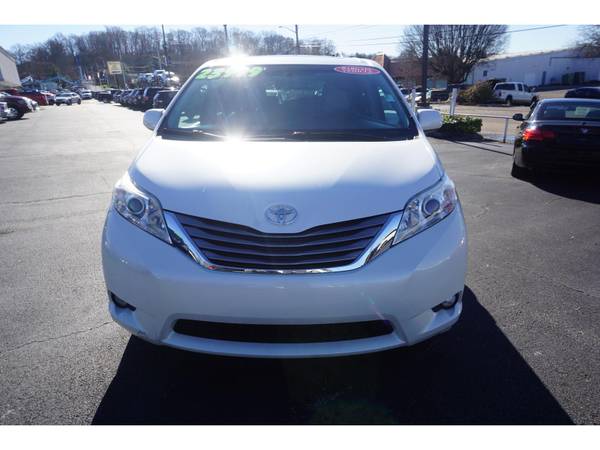2015 Toyota Sienna 5dr 7-Pass Van XLE AAS FWD - - by for sale in Knoxville, TN – photo 3