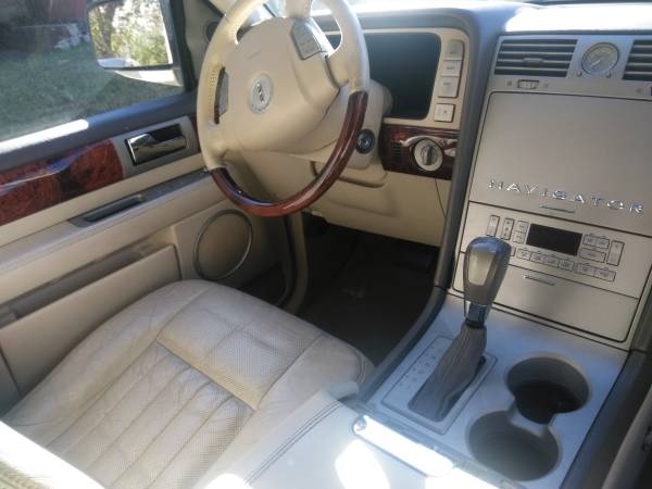 2004 Lincoln navigator 4wd (Navi/DVD) for sale in Baltimore, District Of Columbia – photo 7