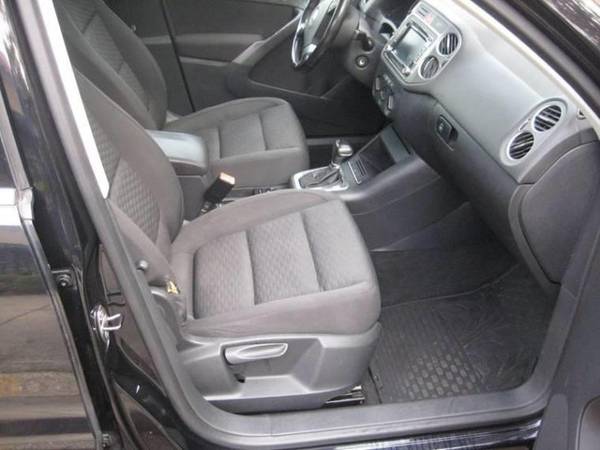 2010 Volkswagen Tiguan SE 4Motion 4dr SUV 6A SUV - cars & trucks -... for sale in Massapequa, NY – photo 18