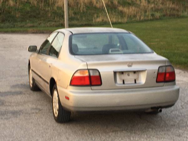 1996 Honda accord - cars & trucks - by dealer - vehicle automotive... for sale in York, PA – photo 4