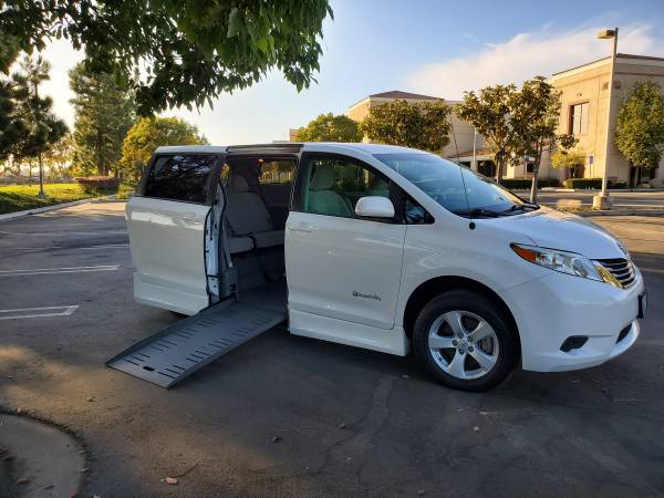 Handicap Toyota Sienna LE Van Conversion for sale in Camarillo, CA – photo 13