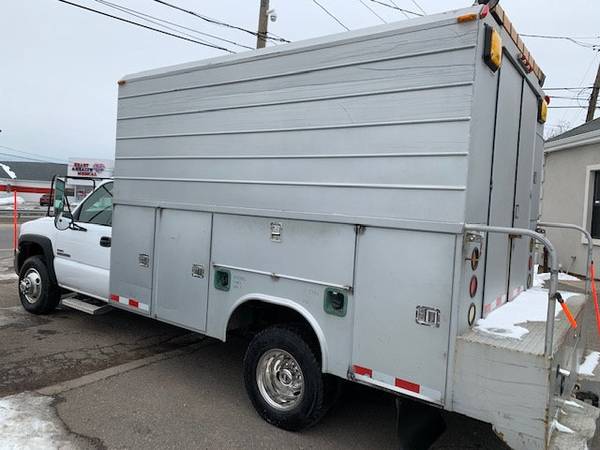2006 GMC C-3500 ENCLOSED UTILITY SERVICE TRUCK READY F - cars & for sale in Massapequa, CT – photo 9