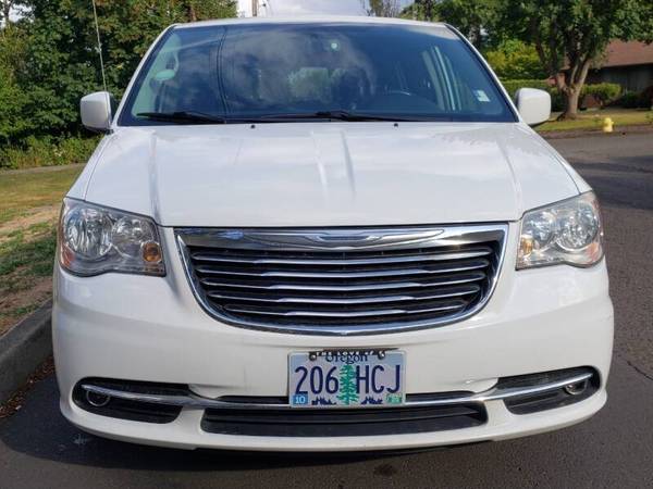 2014 CHRYSLER TOWN AND COUNTRY TOURING sienna odyseey quest mini-van... for sale in Milwaukie, OR – photo 6