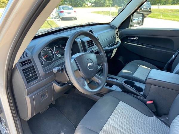 2010 Jeep Liberty RWD Sport FREE WARRANTY!!! **FREE CARFAX** - cars... for sale in Catoosa, AR – photo 23