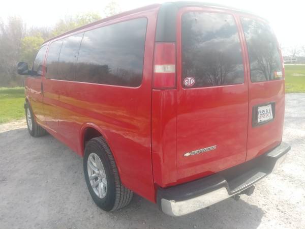 Chevy Express van for sale in Davenport, IA – photo 7