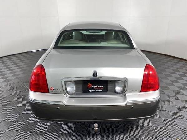 2004 Lincoln Town Car Ultimate - sedan - cars & trucks - by dealer -... for sale in Shakopee, MN – photo 5