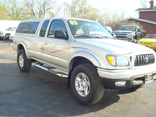 2003 Toyota Tacoma Xtracab V6 4WD - - by dealer for sale in Crystal Lake, IL – photo 3