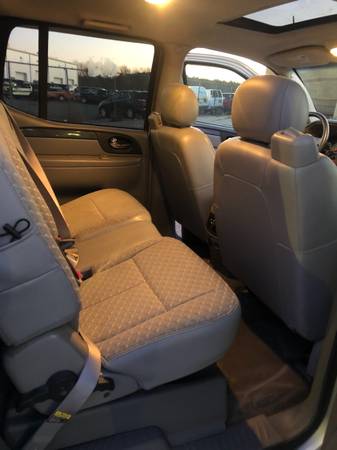 2005 GMC ENVOY XUV 4WD 6C 4D SUV *Sun/Moonroof *Great Deal - cars &... for sale in Attleboro, RI – photo 10