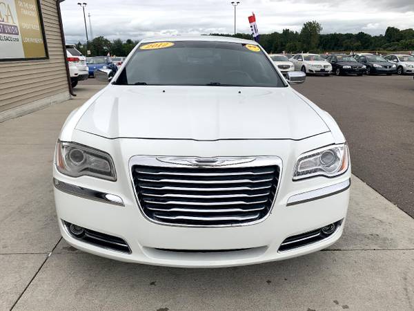 2012 Chrysler 300 4dr Sdn V6 Limited RWD - cars & trucks - by dealer... for sale in Chesaning, MI – photo 2